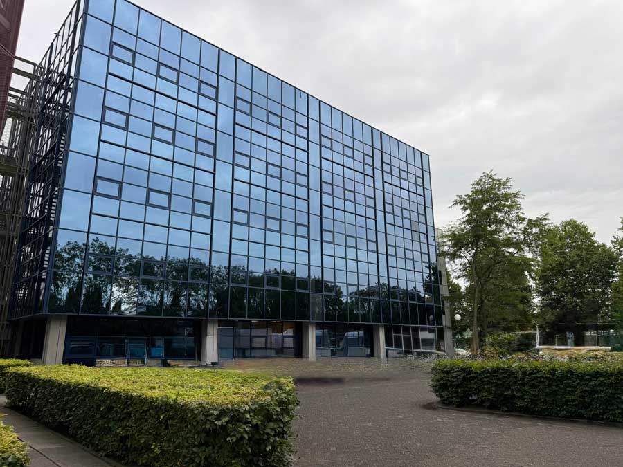 Brieflands Office